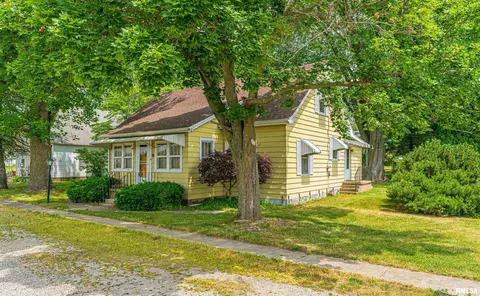 308 S Latham St, Elkhart, IL 62634