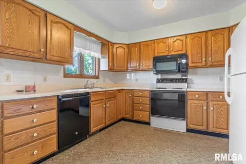 1524 E Lake Shore Dr, Springfield, IL 62712 photo 12