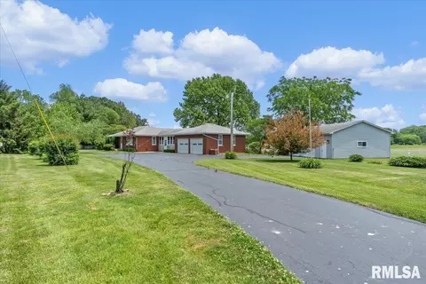 1524 E Lake Shore Dr, Springfield, IL 62712 photo 2