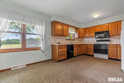 1524 E Lake Shore Dr, Springfield, IL 62712 photo 10