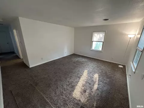 1513 N Cummins Ave, Springfield, IL 62702 photo 2