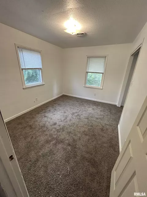 1513 N Cummins Ave, Springfield, IL 62702 photo 5