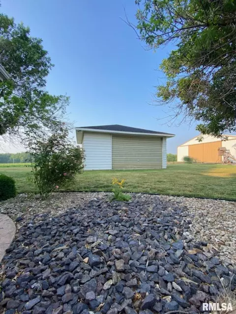 319 W Maple Ave, Ursa, IL 62376 photo 13