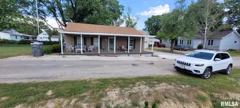 447 Downing St, Palmyra, IL 62674