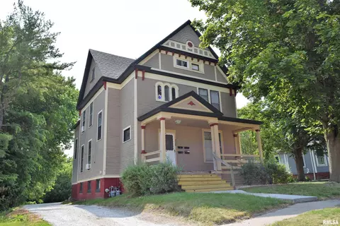 229 N Pearl St, Galesburg, IL 61401