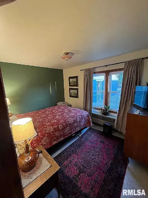 311 E Woods St, Avon, IL 61415 photo 5
