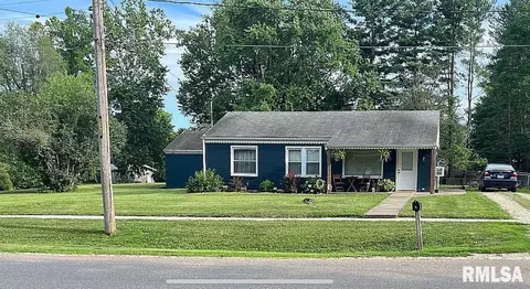 311 E Woods St, Avon, IL 61415