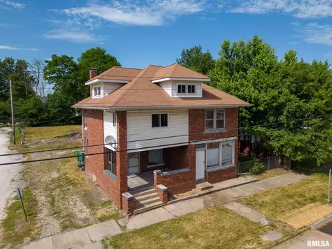 583 E Brooks St, Galesburg, IL 61401