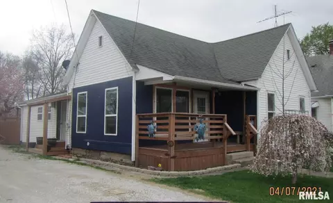 240 W Elm St, Waverly, IL 62692