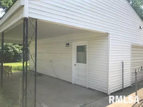 2156 E Converse Ave, Springfield, IL 62702 photo 4