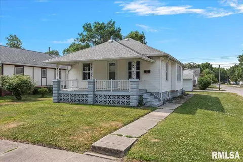 826 W Park Blvd, Taylorville, IL 62568