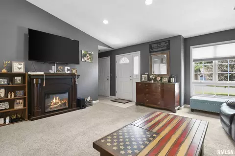 120 W Hawkeye Way, Springfield, IL 62707 photo 5