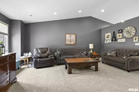 120 W Hawkeye Way, Springfield, IL 62707 photo 4