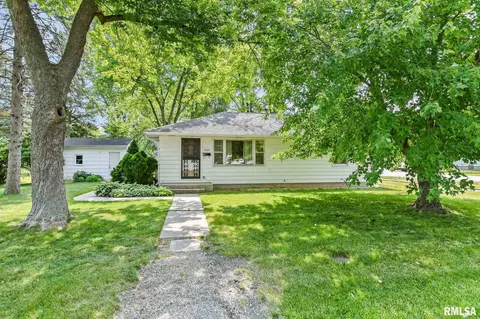3260 S Spring St, Springfield, IL 62703 photo 2