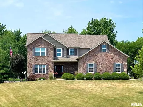 702 Meyer Ct, Knoxville, IL 61448