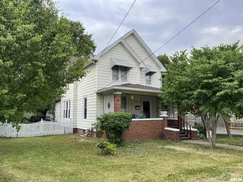512 Clark St, Galesburg, IL 61401