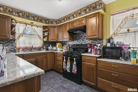 807 N Milton Ave, Springfield, IL 62702 photo 3
