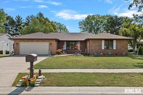 1604 Devonwood Dr, Springfield, IL 62704