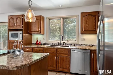 1604 Devonwood Dr, Springfield, IL 62704 photo 16
