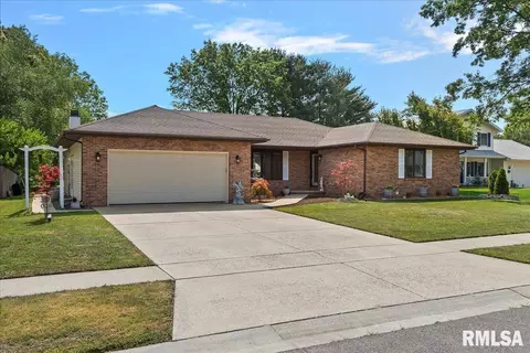 1604 Devonwood Dr, Springfield, IL 62704 photo 3