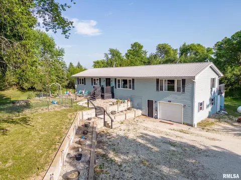 611 210th Ave, Monmouth, IL 61462