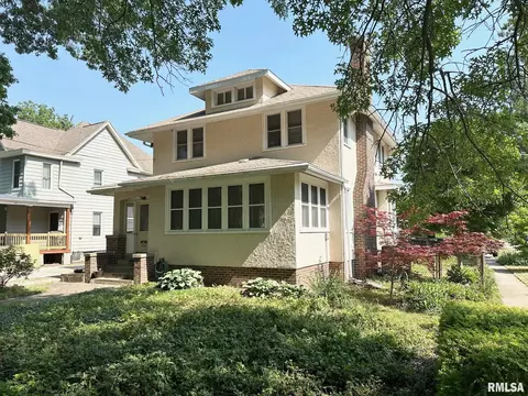 700 W Douglas Ave, Jacksonville, IL 62650
