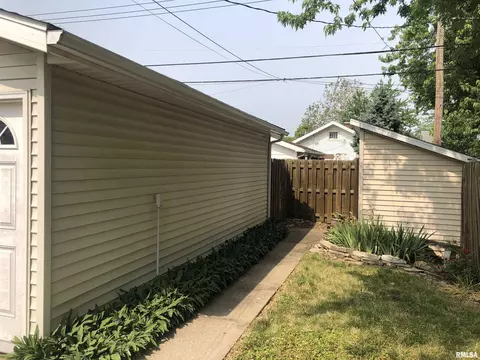 2105 N 6th St, Springfield, IL 62702 photo 30