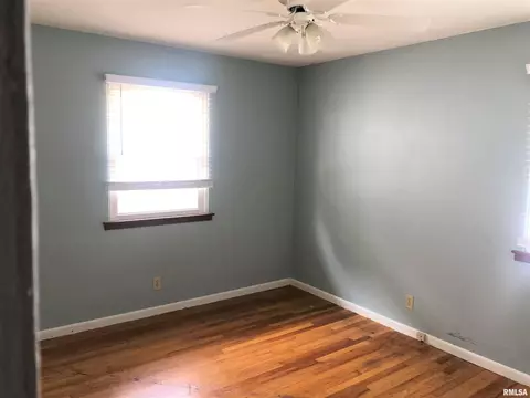 2105 N 6th St, Springfield, IL 62702 photo 18
