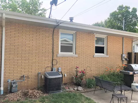 2105 N 6th St, Springfield, IL 62702 photo 27