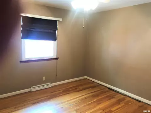 2105 N 6th St, Springfield, IL 62702 photo 12