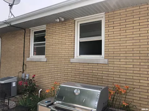 2105 N 6th St, Springfield, IL 62702 photo 28
