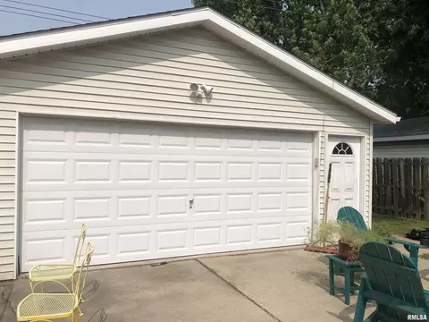 2105 N 6th St, Springfield, IL 62702 photo 29