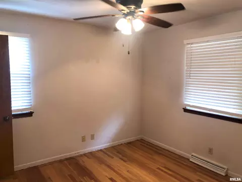 2105 N 6th St, Springfield, IL 62702 photo 16
