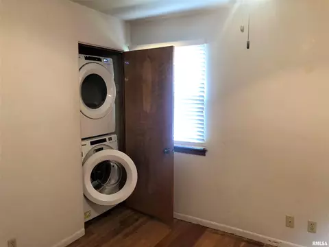 2105 N 6th St, Springfield, IL 62702 photo 17
