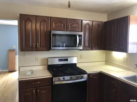 2105 N 6th St, Springfield, IL 62702 photo 8