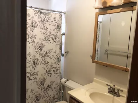 2105 N 6th St, Springfield, IL 62702 photo 15