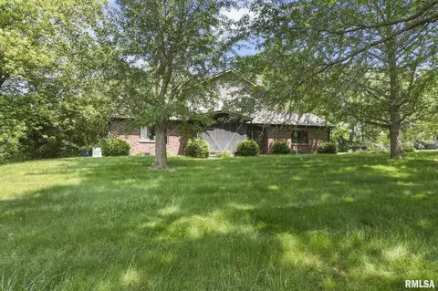 2238 Huff Rd, New Berlin, IL 62670