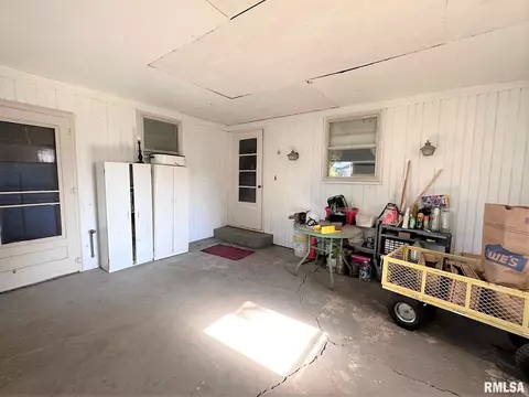 432 W Holmes St, Oneida, IL 61467 photo 30