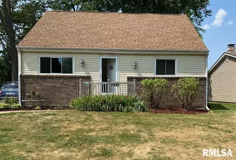 5 Villanova Dr, Springfield, IL 62703
