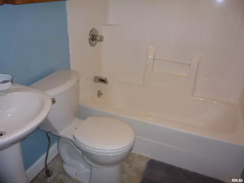 2651 S 7th St, Springfield, IL 62703 photo 5