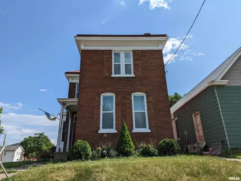 1326 Oak St, Quincy, IL 62301