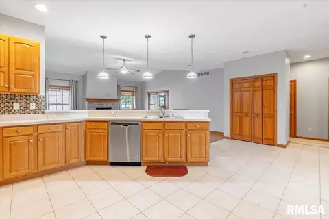 2713 Haverhill Rd, Springfield, IL 62711 photo 8