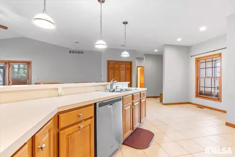2713 Haverhill Rd, Springfield, IL 62711 photo 9