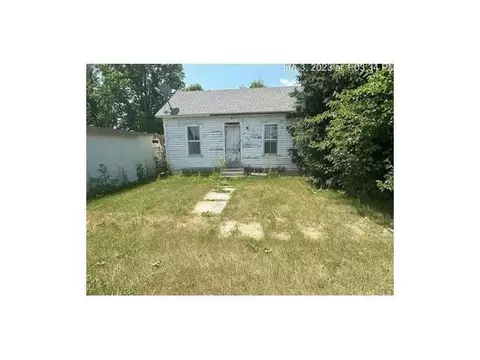 120 N Bushnell St, Blandinsville, IL 61420