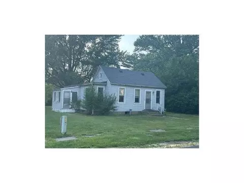 220 N Van Buren St, Blandinsville, IL 61420