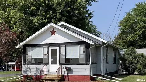 290 Ohio Ave, Galesburg, IL 61401