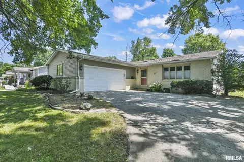 211 Yeoman Dr, Springfield, IL 62704