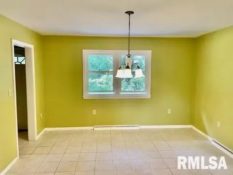 2304 Parkview Dr, Springfield, IL 62704 photo 8