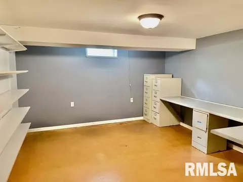 2304 Parkview Dr, Springfield, IL 62704 photo 12