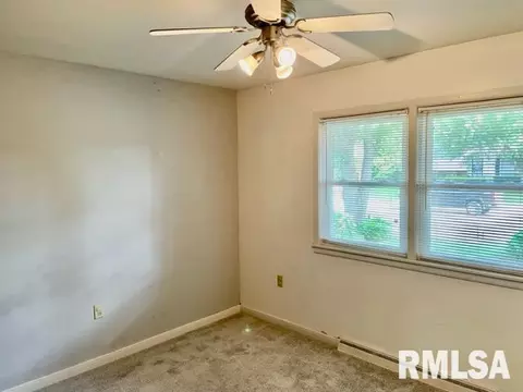 2304 Parkview Dr, Springfield, IL 62704 photo 10